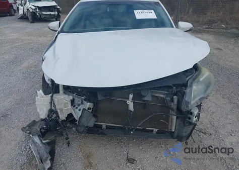 2013 Toyota Avalon Hybrid Limited z USA, uszkodzony, nr VIN 4T1BD1EB5DU013415